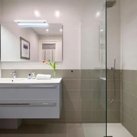 Sunlight - Gisele - Hyper Central, 1 Bedroom With Large Living Nizza