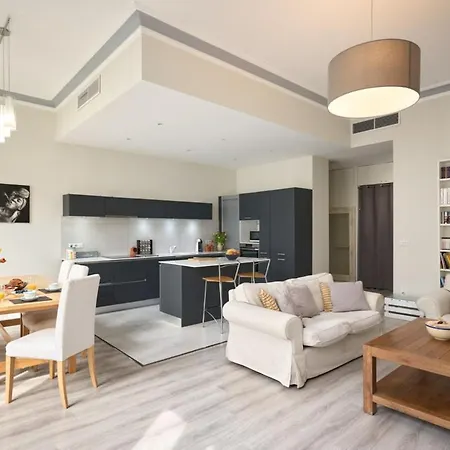 Sunlight - Gisele - Hyper Central, 1 Bedroom With Large Living