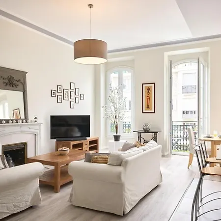 Sunlight - Gisele - Hyper Central, 1 Bedroom With Large Living