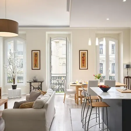 Sunlight - Gisele - Hyper Central, 1 Bedroom With Large Living Апартаменты