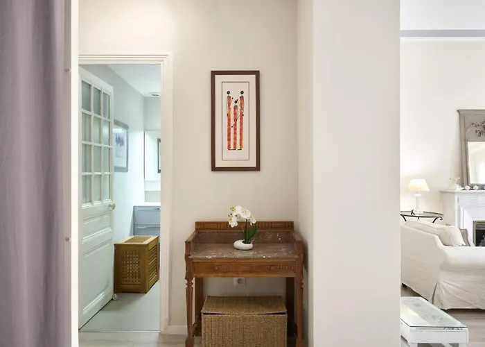 Διαμέρισμα Sunlight - Gisele - Hyper Central, 1 Bedroom With Large Living
