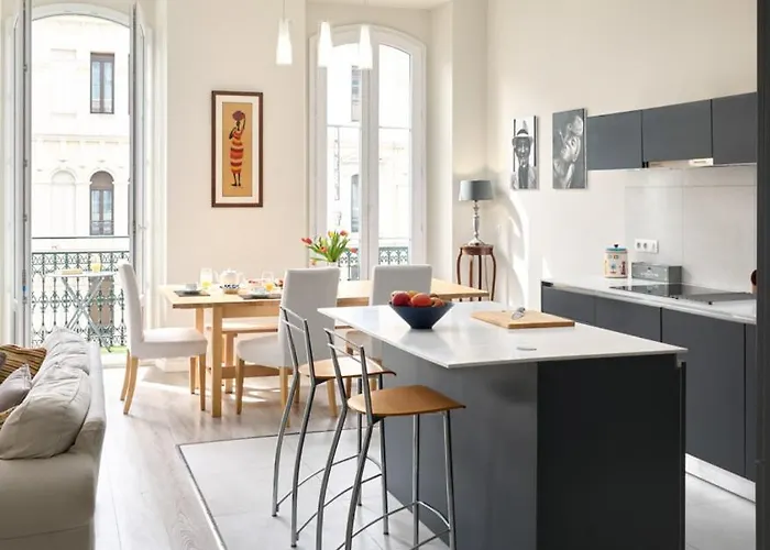 Sunlight - Gisele - Hyper Central, 1 Bedroom With Large Living