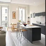 Sunlight - Gisele - Hyper Central, 1 Bedroom With Large Living