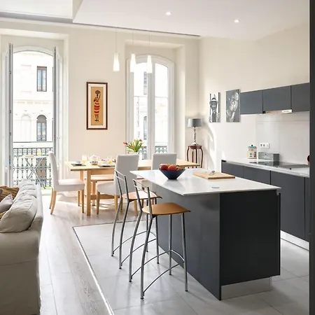 Sunlight - Gisele - Hyper Central, 1 Bedroom With Large Living